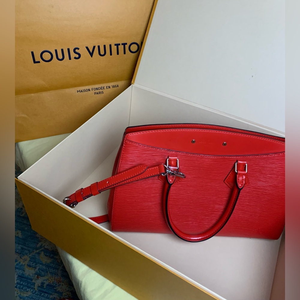 Louis vuitton Soufflot MM 100% AUTHENTIC